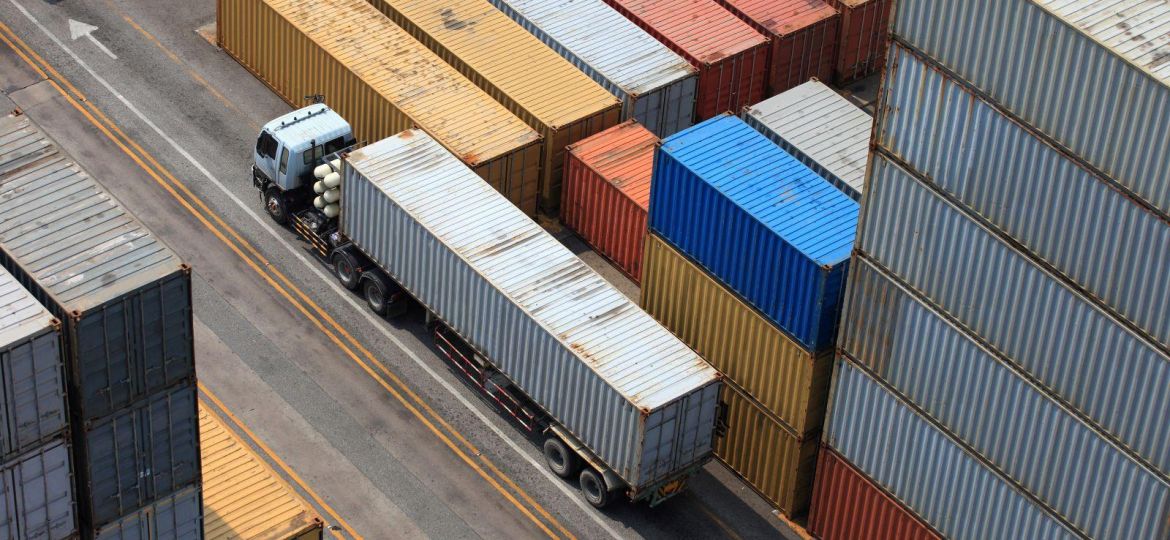 container operation in port series